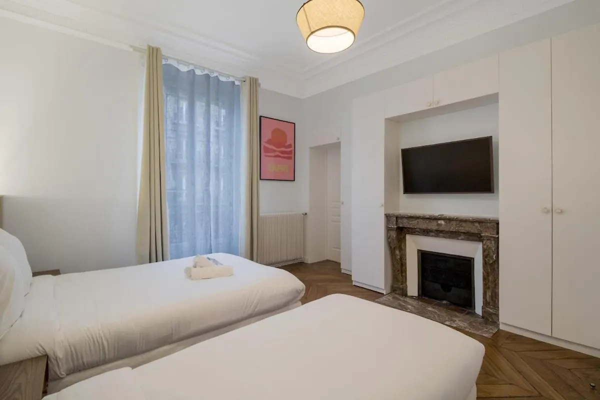 Apartment 8Pers#4Bedrooms#4Bathrooms#Lafayette 巴黎 0*,  法国
